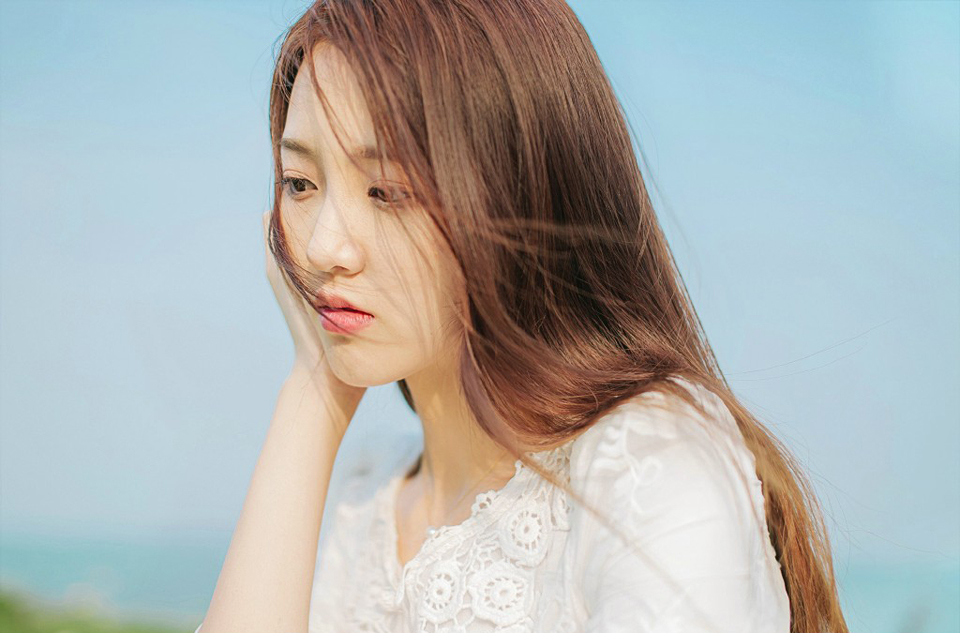 庞统闻言点点头，看向魏延道：“当加紧布防了，以孔明之能，我们恐怕还未赶到江州，江州已经被破，当先巩固好成都周边防御。”